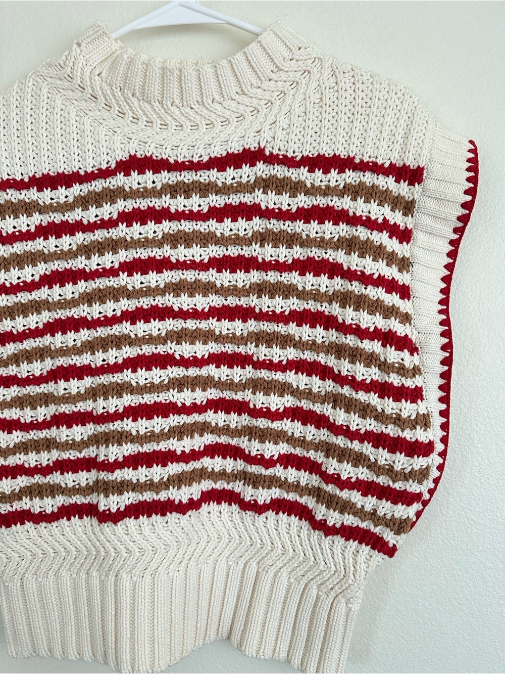 Vestique Striped Cream and Red Knit Sleeveless Sweater Vest - Picture 2 of 4